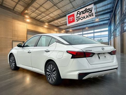 Used 2025 Nissan Altima 2.5 SV FWD image 6