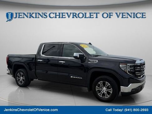 Certified 2025 GMC Sierra 1500 SLT RWD image 1