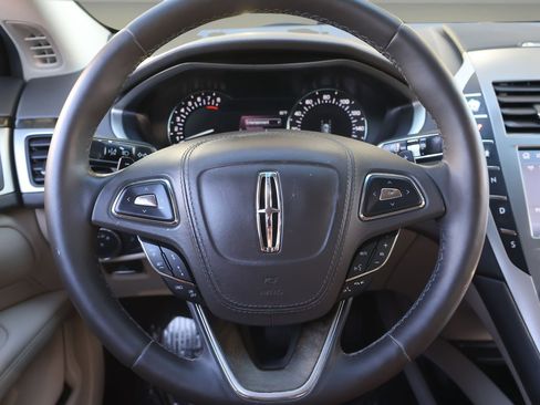 Used 2019 Lincoln MKZ Reserve image 17