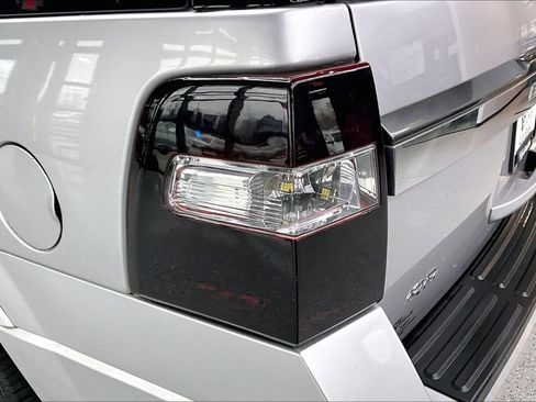 Used 2017 Ford Expedition XLT image 23