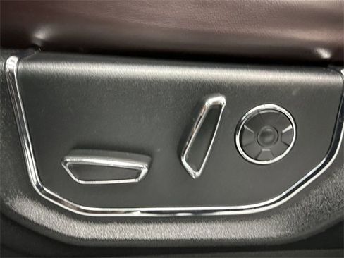 Used 2017 Ford F150 Platinum w/ Equipment Group 701A Luxury image 12