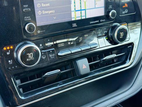 Used 2021 Toyota Highlander Limited image 35