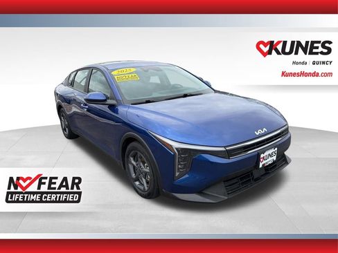 Used 2025 Kia K4 LXS image 1