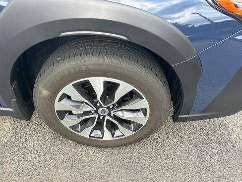 Certified 2025 Subaru Outback Limited AWD/4WD image 11