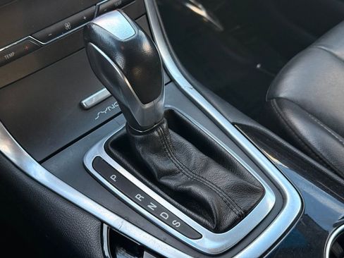 Used 2015 Ford Edge Titanium image 19