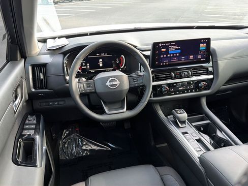 New 2026 Nissan Pathfinder SL w/ SL Premium Package FWD image 18