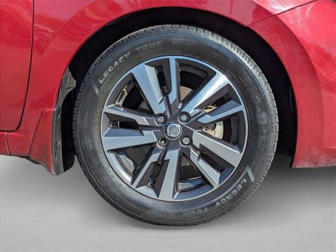 Used 2020 Nissan Versa SV w/ Trunk Package FWD image 21