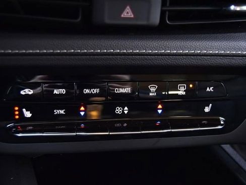 Used 2022 Buick Envision Essence w/ Technology Package I image 18