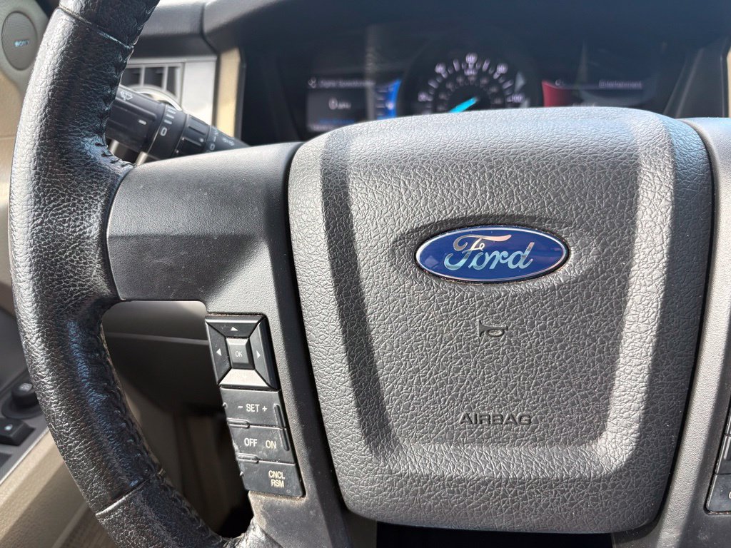 Used 2016 Ford Expedition EL XLT w/ Equipment Group 202A RWD image 19