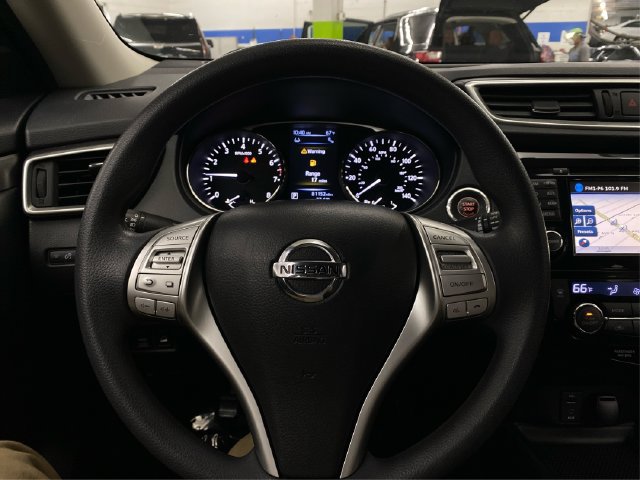Used 2015 Nissan Rogue SV w/ SV Premium Package AWD/4WD image 22