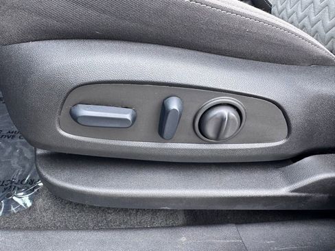 Used 2024 Chevrolet Equinox LS image 20