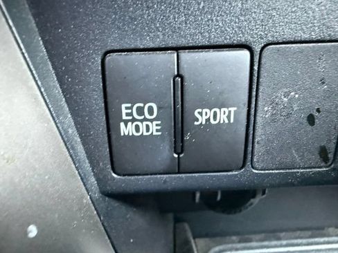 Used 2014 Toyota RAV4 XLE FWD image 22