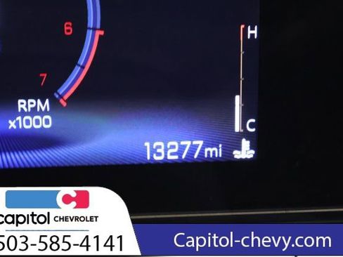 Used 2025 Chevrolet Trax LT w/ LT Convenience Package image 17