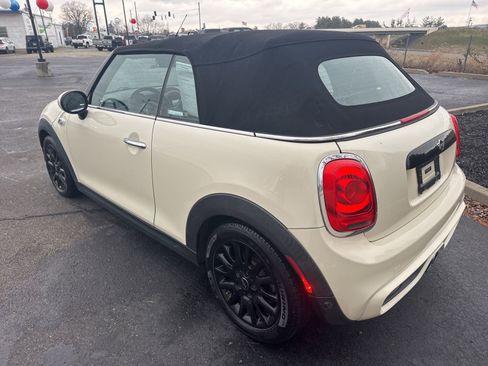 Used 2019 MINI Cooper S w/ Signature Upholstery Package image 9