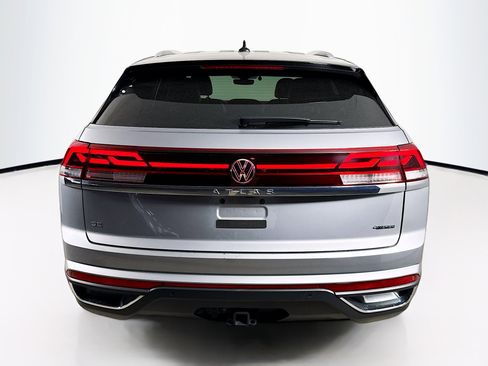 Used 2024 Volkswagen Atlas Cross Sport SE image 30
