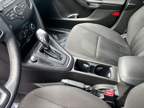Used 2016 Ford Focus SE image 17
