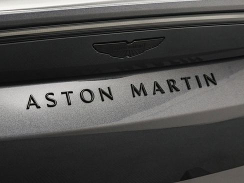 Used 2025 Aston Martin V8 Vantage Coupe image 22