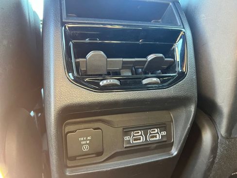 Used 2024 Jeep Grand Cherokee Altitude AWD/4WD image 34