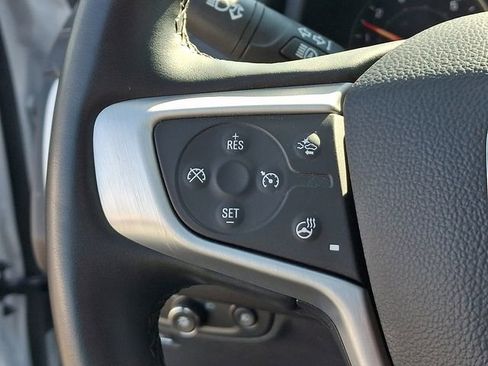 Used 2024 GMC Terrain SLT image 25