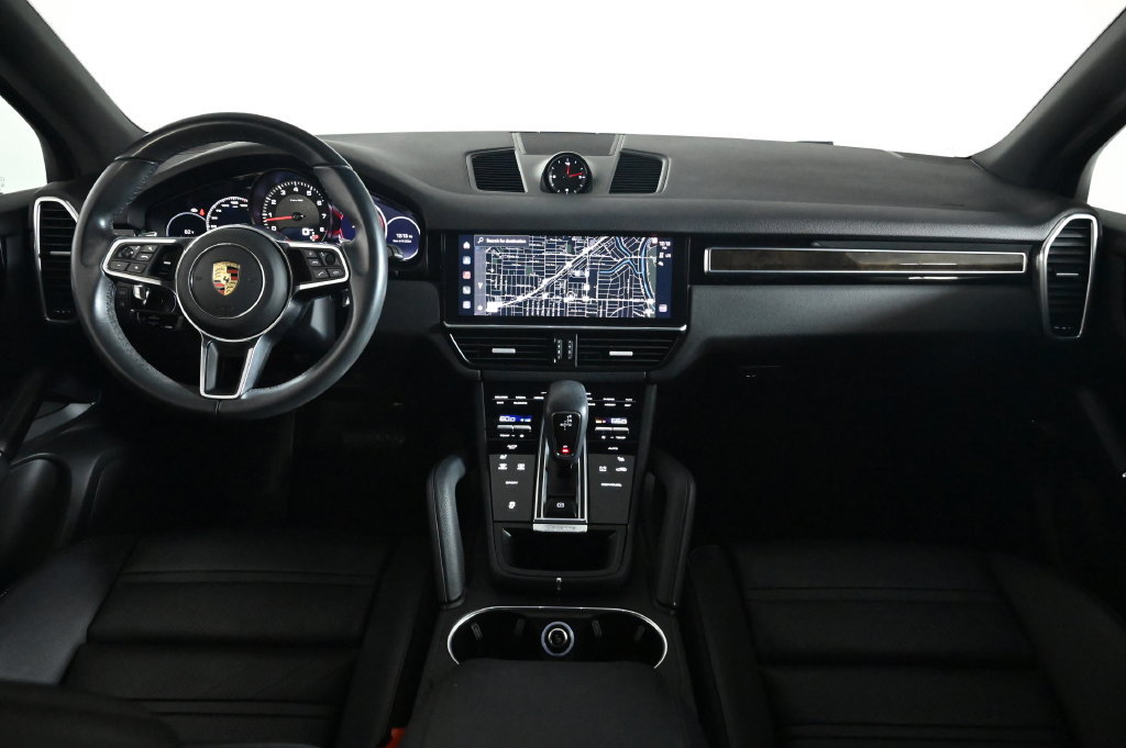 Used 2023 Porsche Cayenne w/ Premium Package AWD/4WD image 10