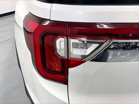 Used 2022 GMC Acadia SLT w/ Preferred Package FWD image 33