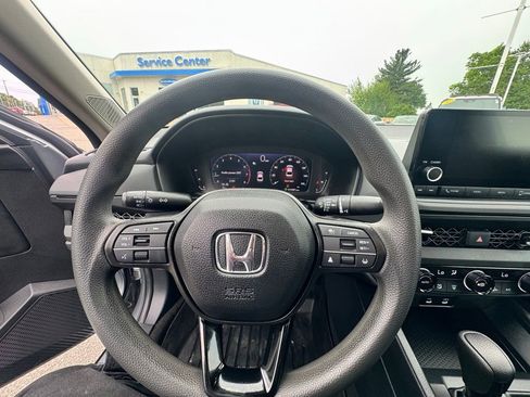 Used 2024 Honda Accord EX image 18