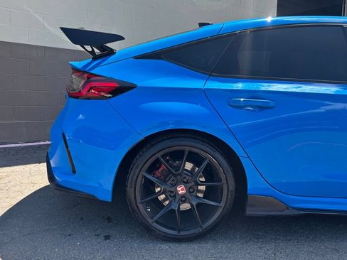 Used 2023 Honda Civic Type R image 4