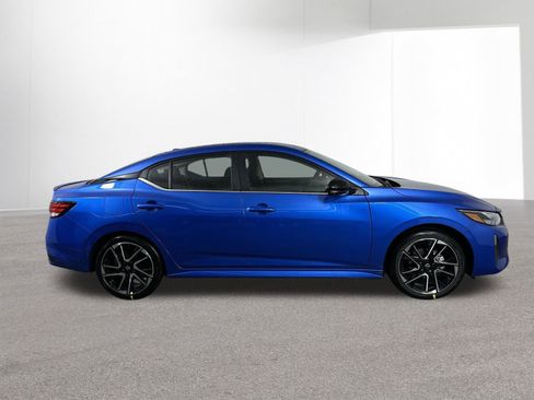 New 2025 Nissan Sentra SR image 31