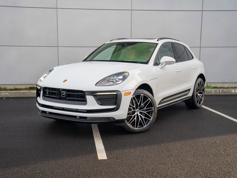 New 2026 Porsche Macan image 1