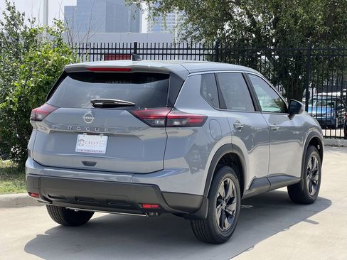 New 2026 Nissan Rogue SV FWD image 4
