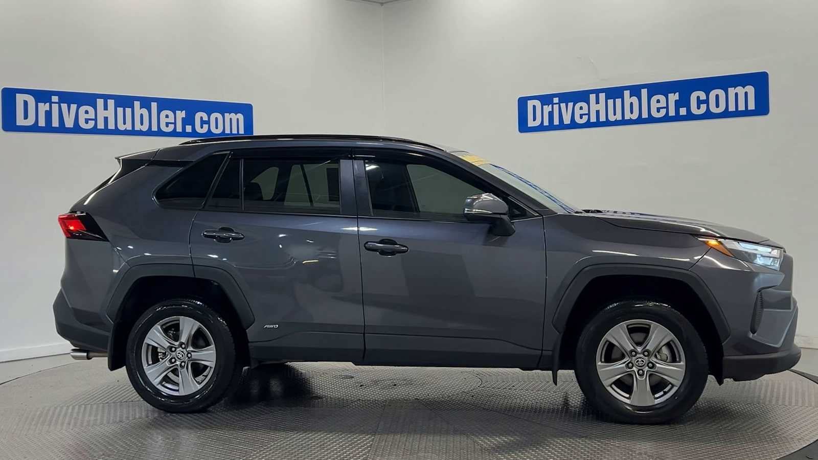 Used 2024 Toyota RAV4 XLE AWD/4WD image 9
