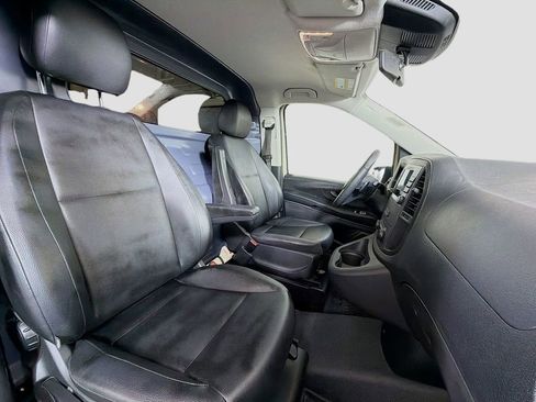 Used 2023 Mercedes-Benz Metris image 27