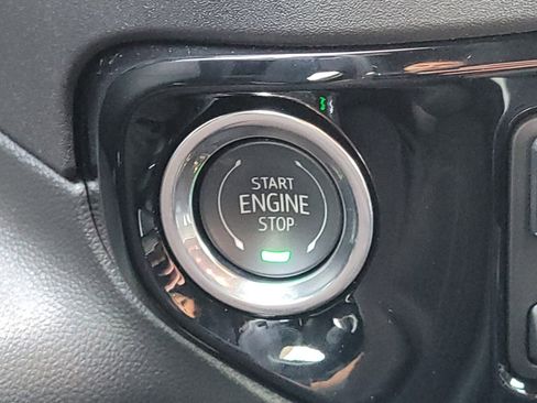 Used 2025 Chevrolet Silverado 1500 ZR2 image 24