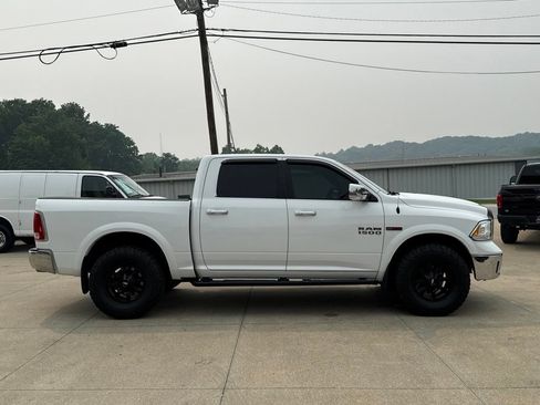 Used 2018 RAM 1500 Laramie w/ Convenience Group AWD/4WD image 19