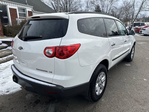 Used 2012 Chevrolet Traverse LS FWD image 8