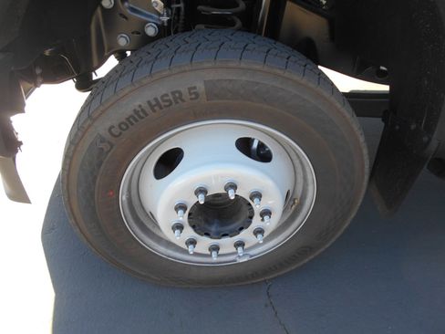 Used 2024 Ford F550 2WD SuperCab Super Duty image 47