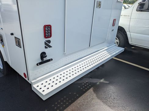 New 2026 Ford E-350 and Econoline 350 Super Duty w/ Power Equipment Group image 27