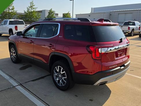 Used 2023 GMC Acadia SLT AWD/4WD image 3
