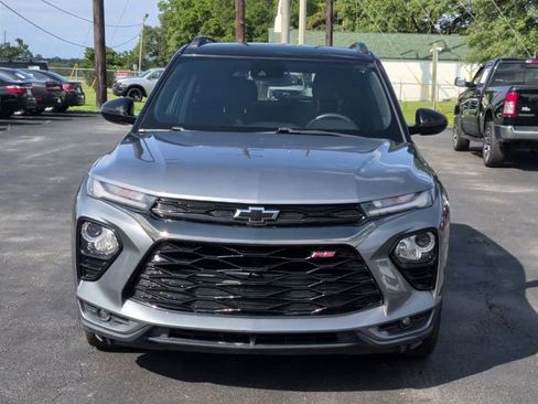 Used 2021 Chevrolet TrailBlazer RS w/ Technology Package FWD image 3