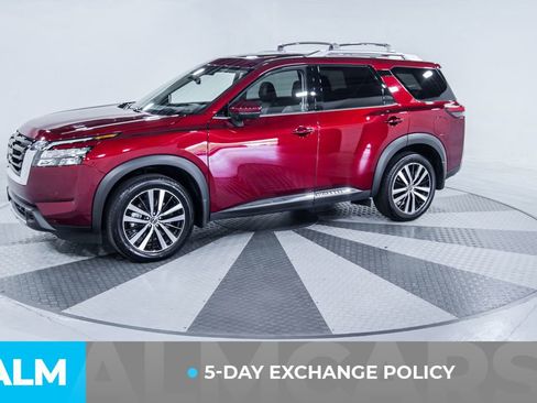 Used 2025 Nissan Pathfinder Platinum w/ Cargo Package AWD/4WD image 3