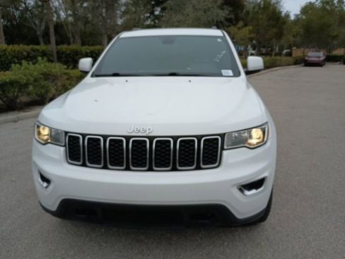 Certified 2021 Jeep Grand Cherokee Laredo image 1
