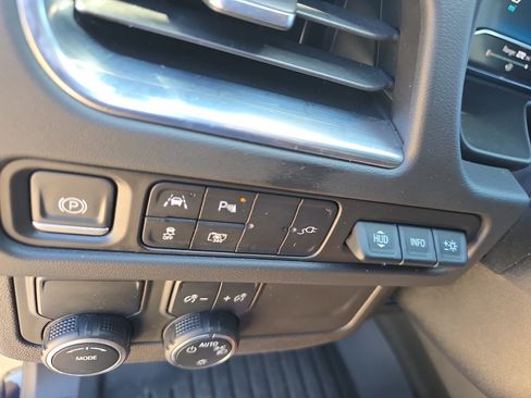 Used 2022 Chevrolet Tahoe Premier w/ Premium Package 2 RWD image 25
