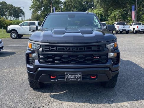 Used 2023 Chevrolet Silverado 1500 Custom Trail Boss AWD/4WD image 2