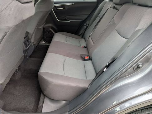 Used 2025 Toyota RAV4 XLE FWD image 27