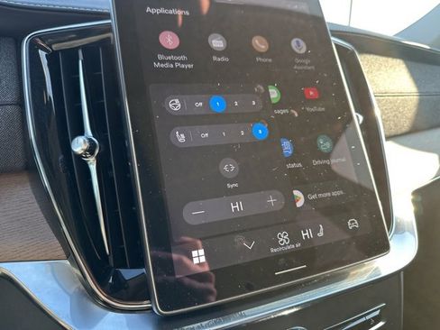 Certified 2025 Volvo XC90 B5 Plus image 31