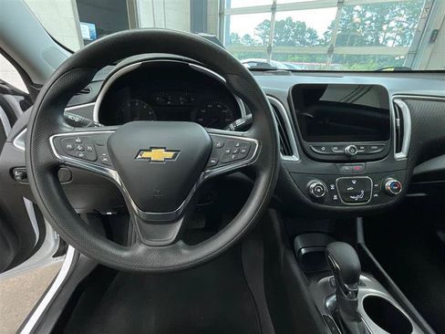 Used 2023 Chevrolet Malibu LS w/ Driver Confidence Package FWD image 14