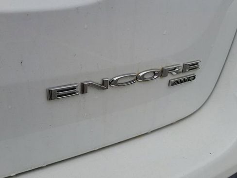 Used 2022 Buick Encore Preferred AWD/4WD image 7