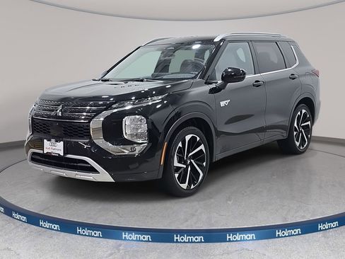 Used 2024 Mitsubishi Outlander SEL image 1
