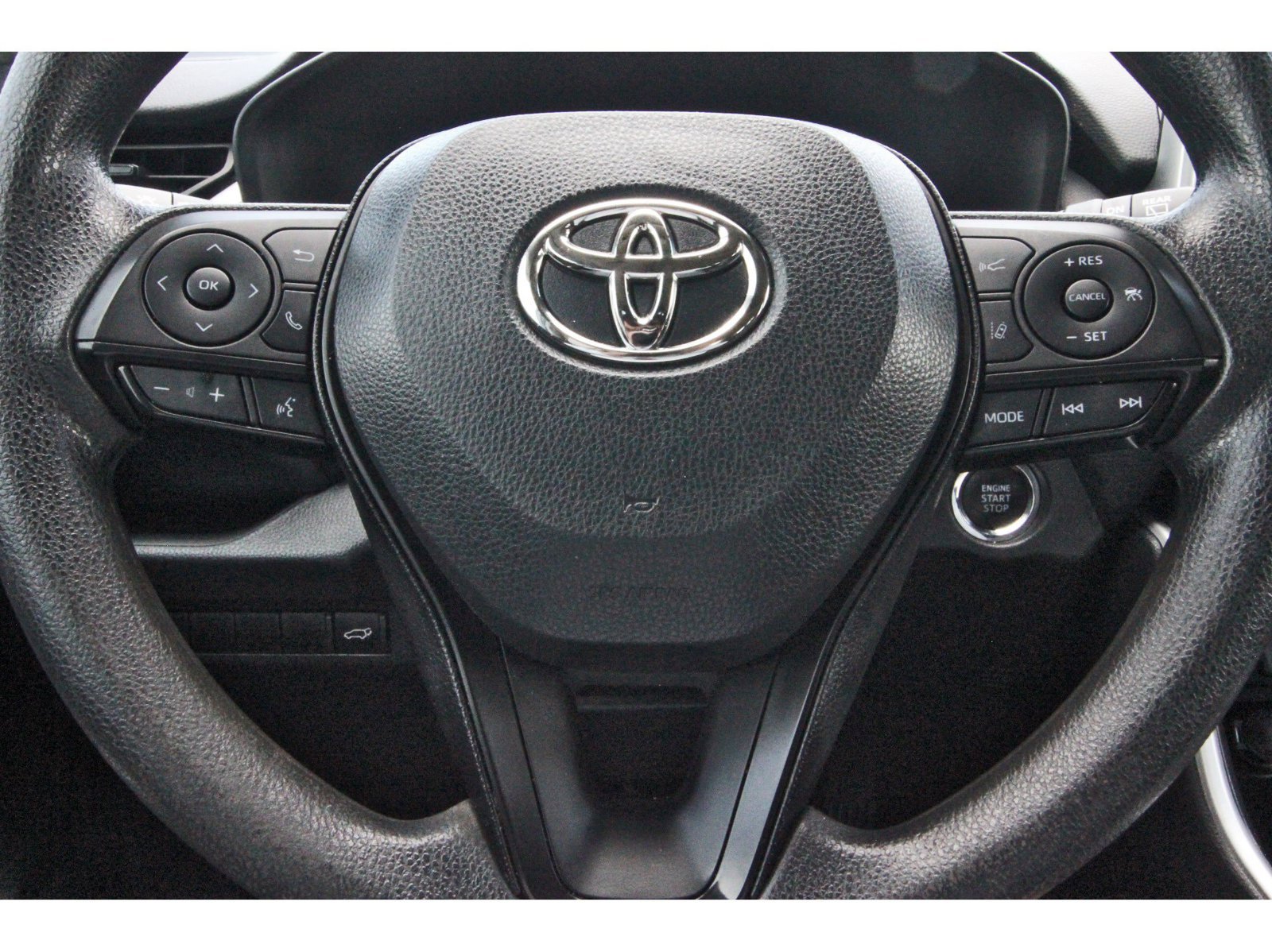 Used 2023 Toyota RAV4 XLE w/ Convenience Package FWD image 18