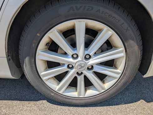 Used 2012 Toyota Camry XLE FWD image 11